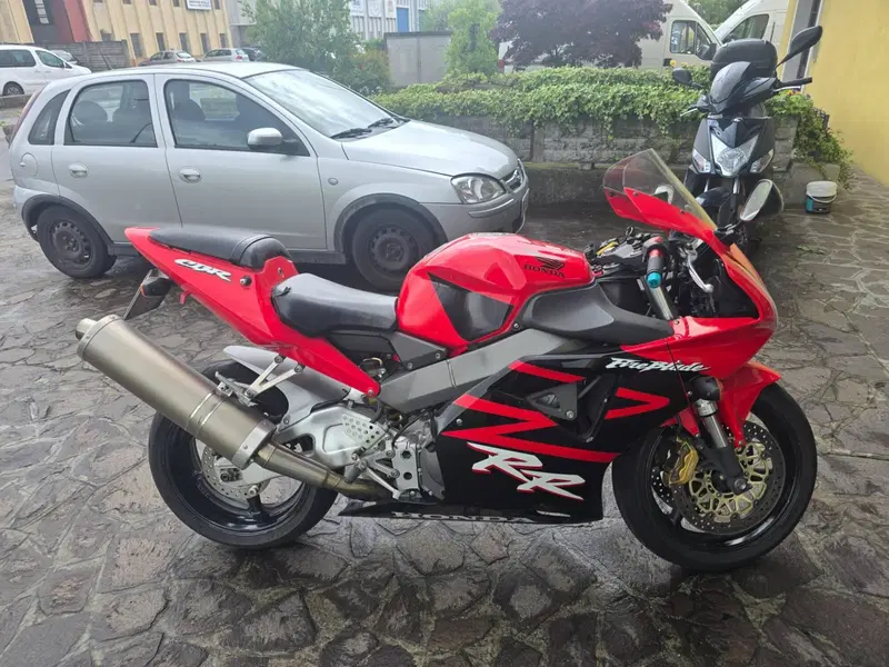 Honda CBR 900 RR Fireblade (2002 - 04) (2)