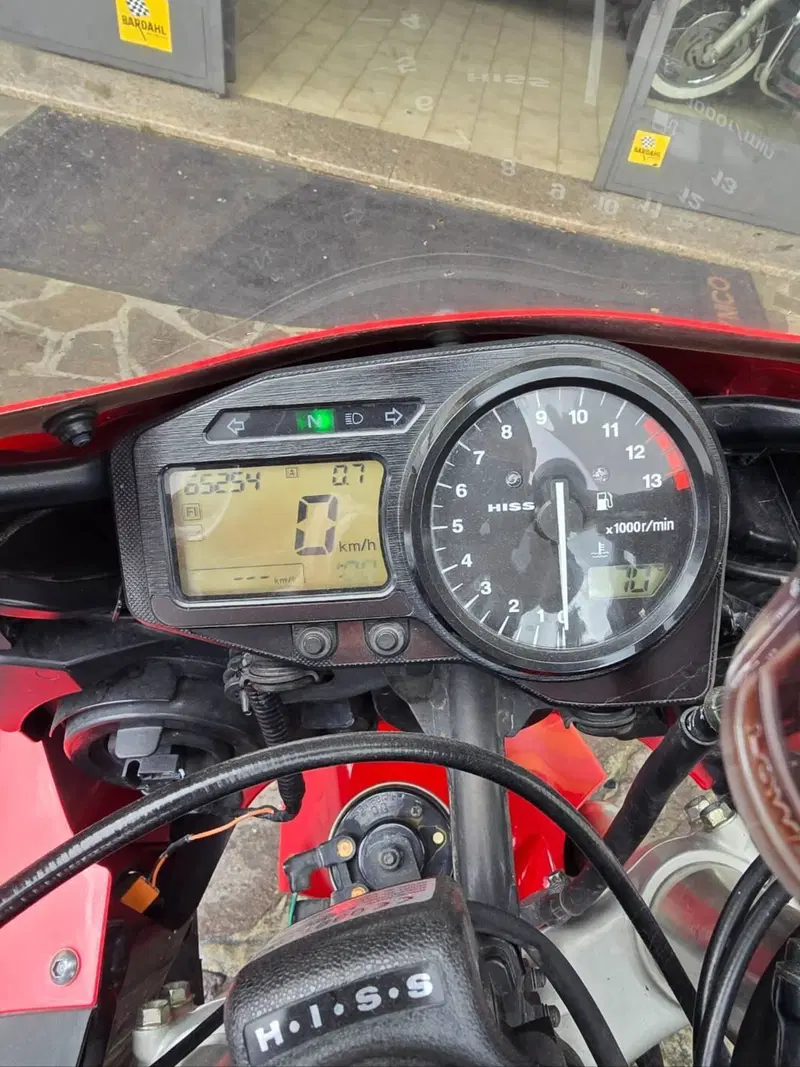 Honda CBR 900 RR Fireblade (2002 - 04) (3)