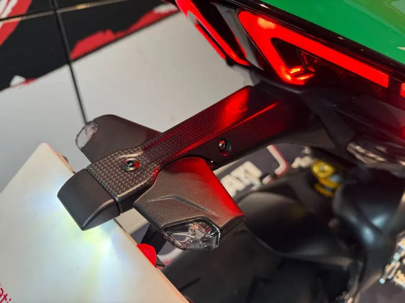 Ducati Panigale V4 Tricolore (2025 - 26) (8)