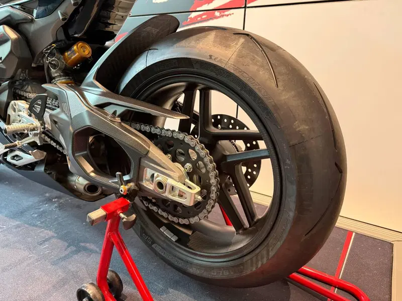 Ducati Panigale V4 Tricolore (2025 - 26) (12)
