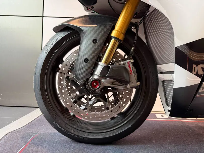 Ducati Panigale V4 Tricolore (2025 - 26) (15)