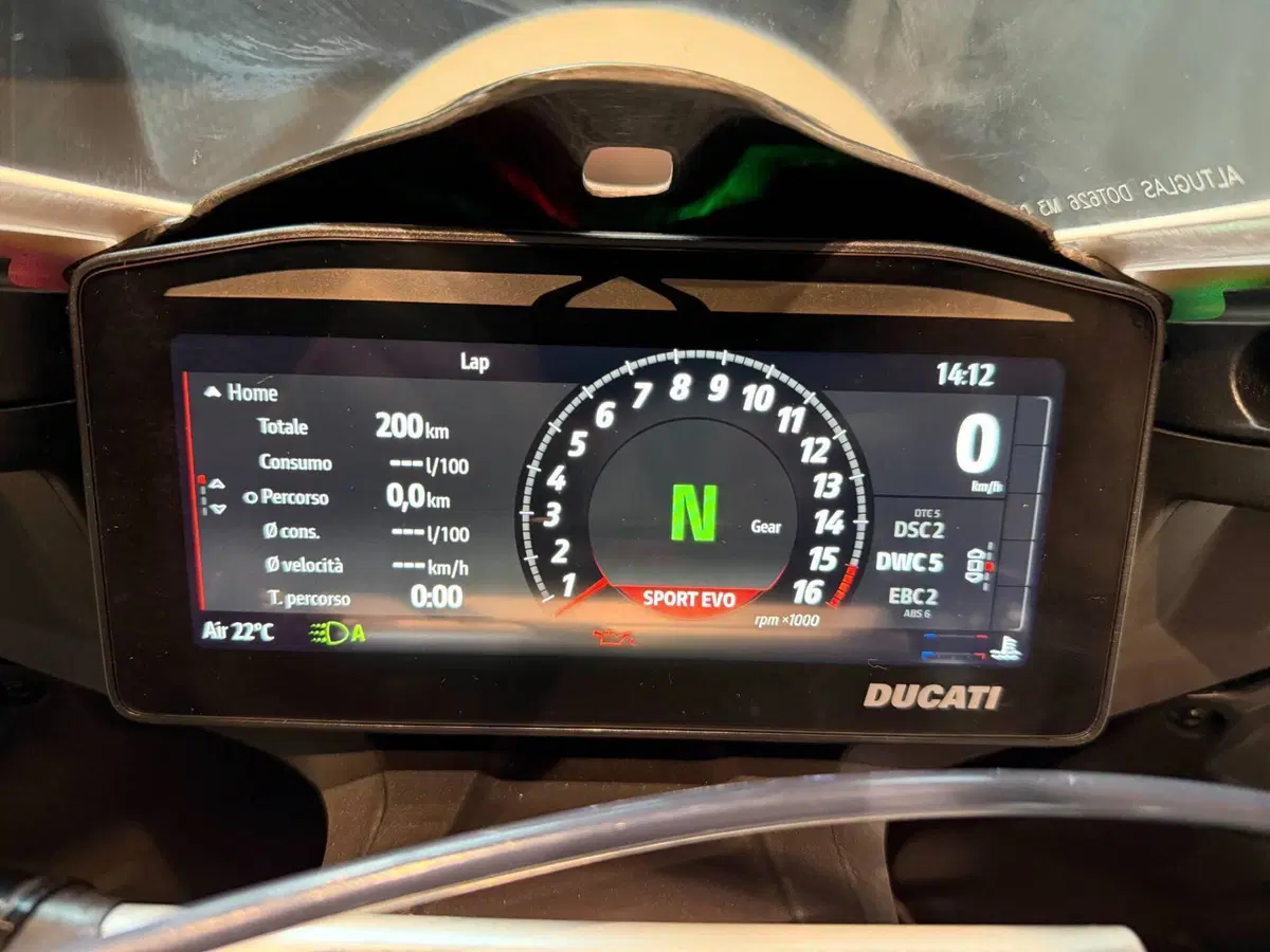 Ducati Panigale V4 Tricolore (2025 - 26) (19)