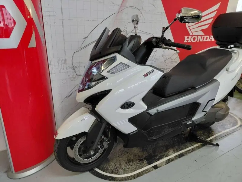 Kymco MyRoad 700i (2012 - 16) (2)