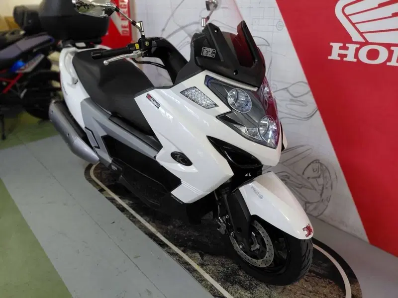 Kymco MyRoad 700i (2012 - 16) (3)