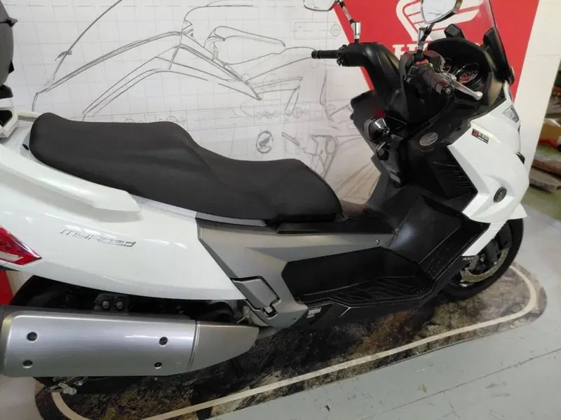 Kymco MyRoad 700i (2012 - 16) (4)