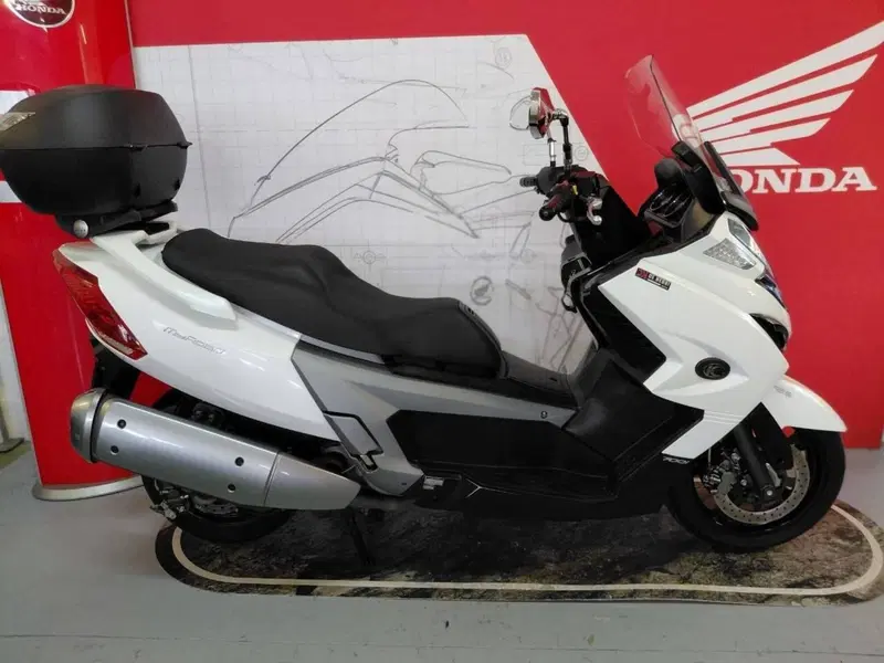 Kymco MyRoad 700i (2012 - 16) (5)