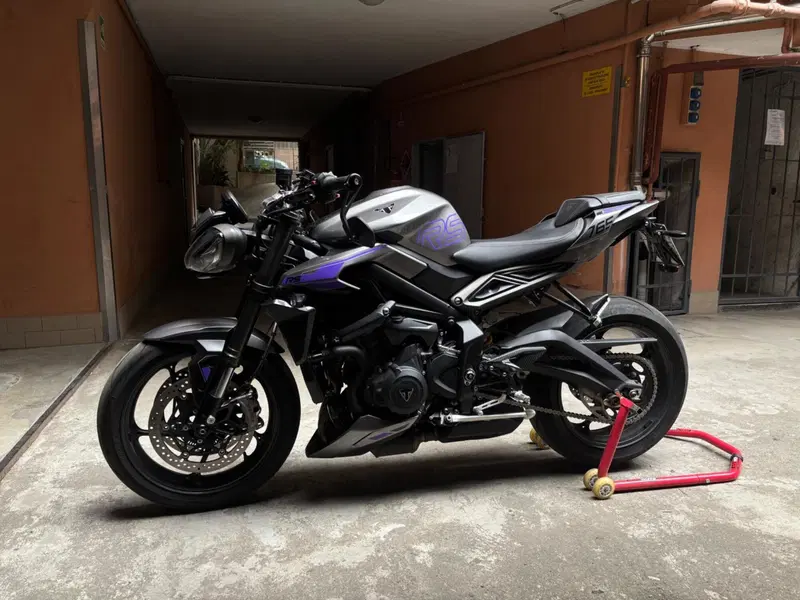 Triumph Street Triple 765 RS (2023 - 26) (2)