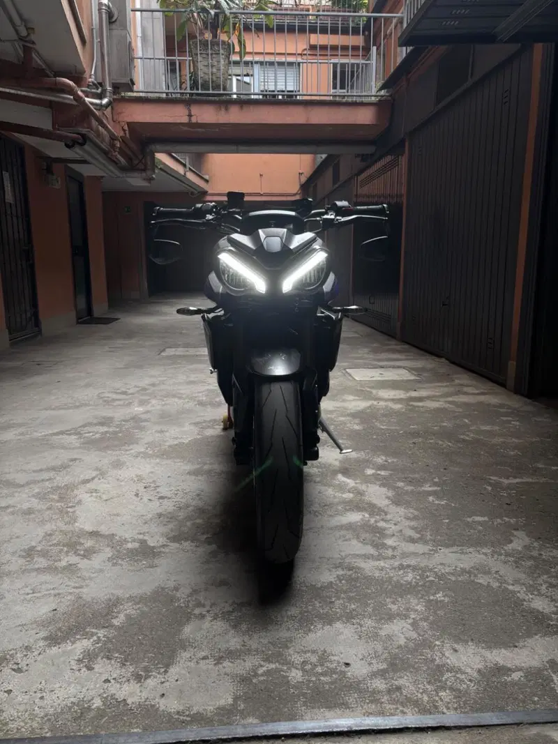 Triumph Street Triple 765 RS (2023 - 26) (5)