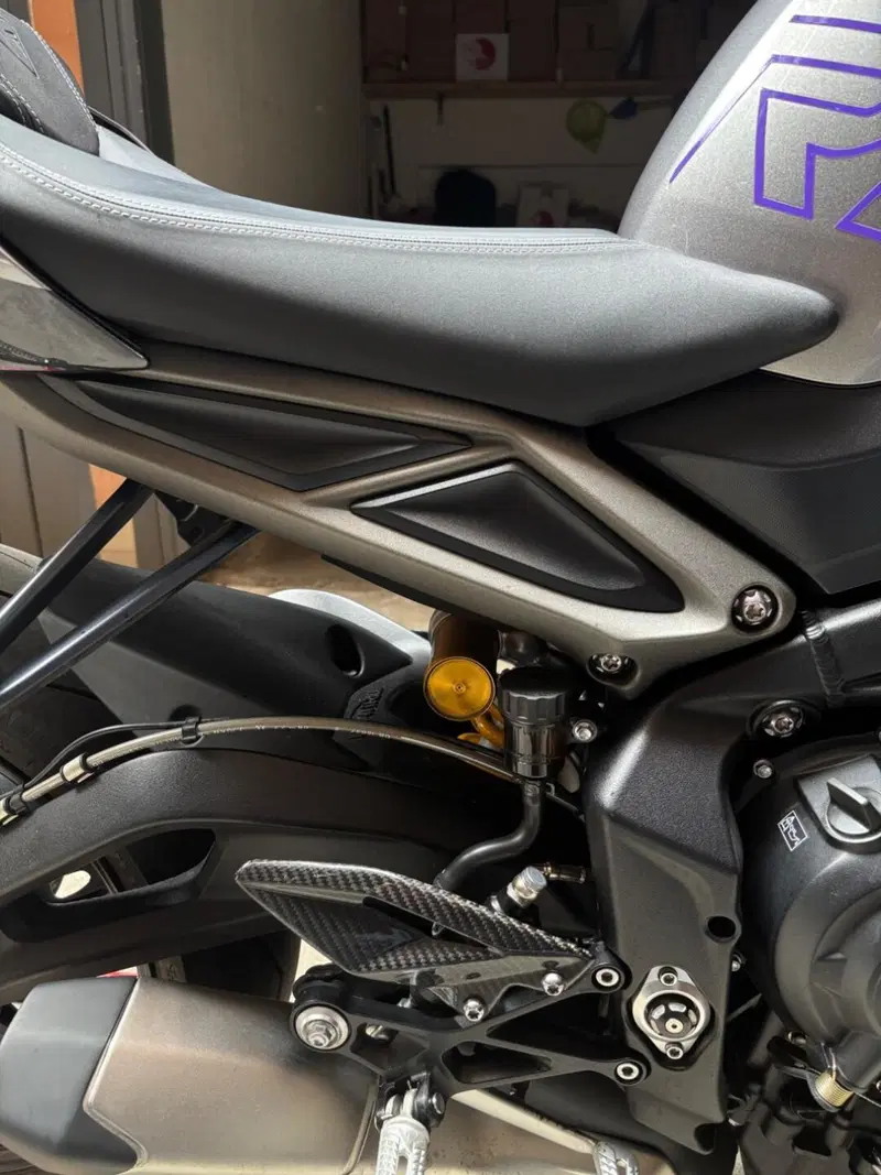 Triumph Street Triple 765 RS (2023 - 26) (6)