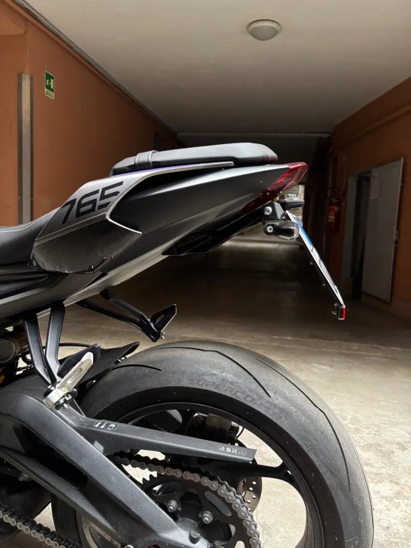 Triumph Street Triple 765 RS (2023 - 26) (7)
