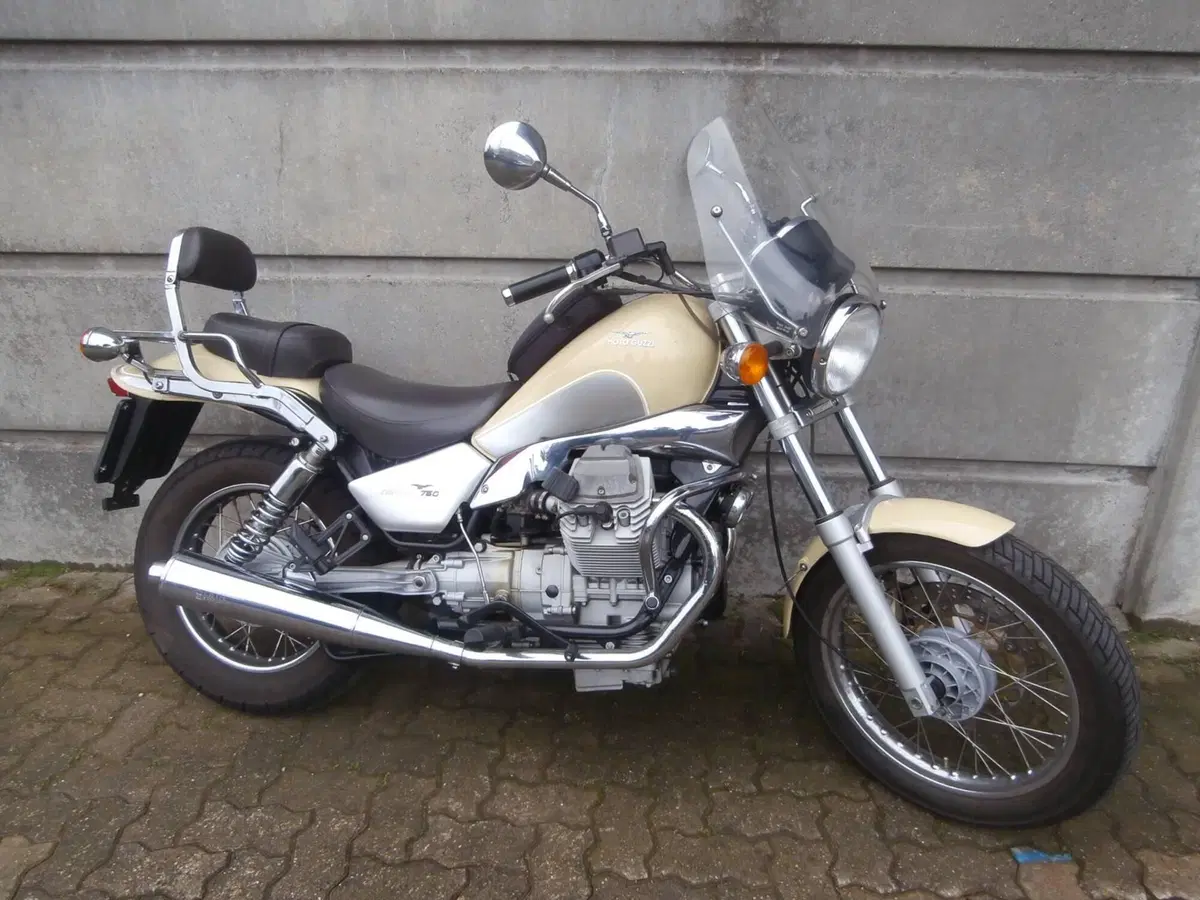 Moto Guzzi Nevada 750 (2002 - 06) (12)