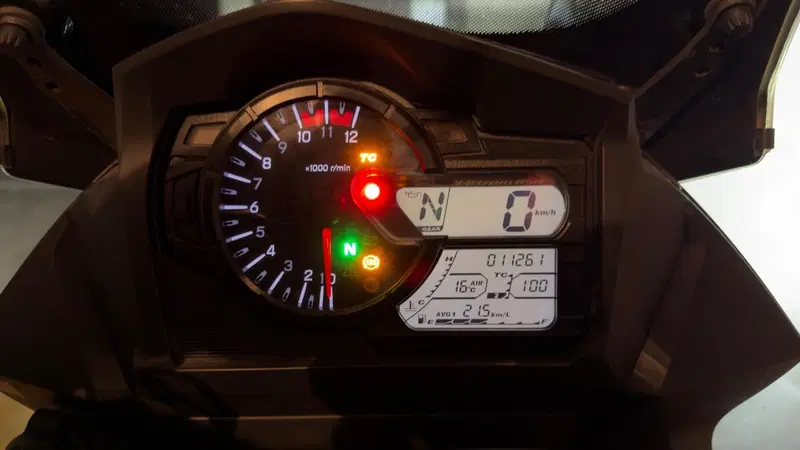 Suzuki V-Strom 650XT (2021 - 25) (4)
