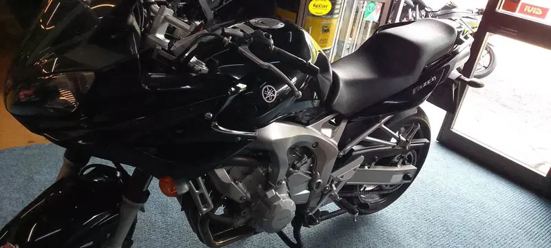 Yamaha FZ6 Fazer (2004 - 07) (7)