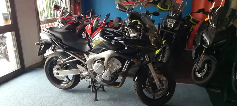 Yamaha FZ6 Fazer (2004 - 07) (10)