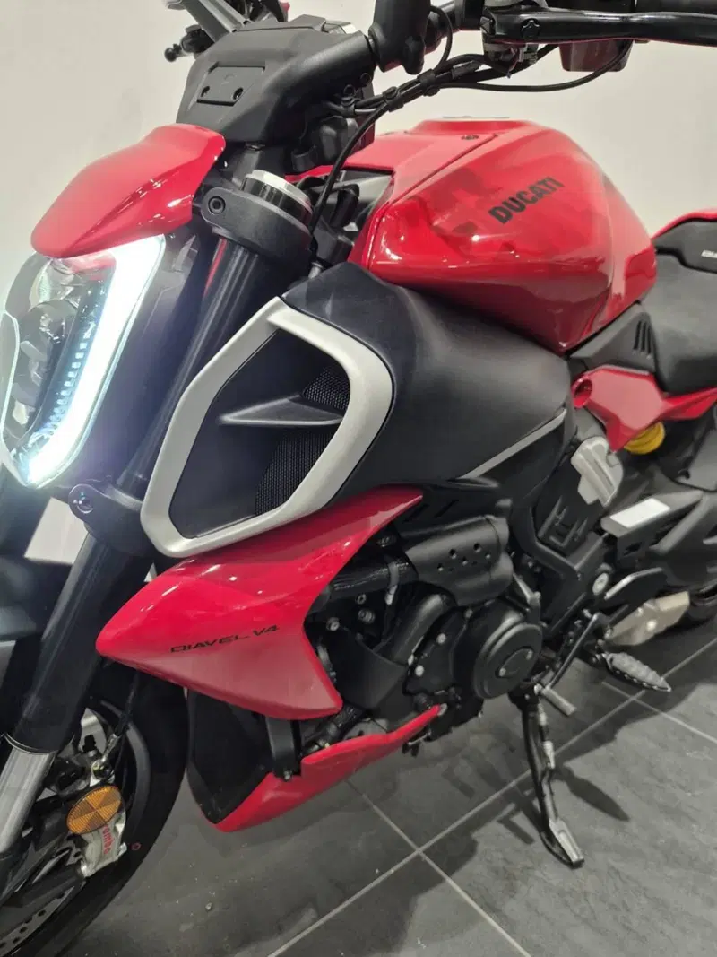 Ducati Diavel V4 (2023 - 26) (7)