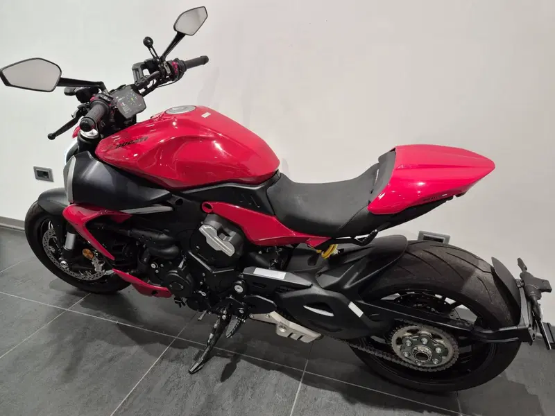 Ducati Diavel V4 (2023 - 26) (6)