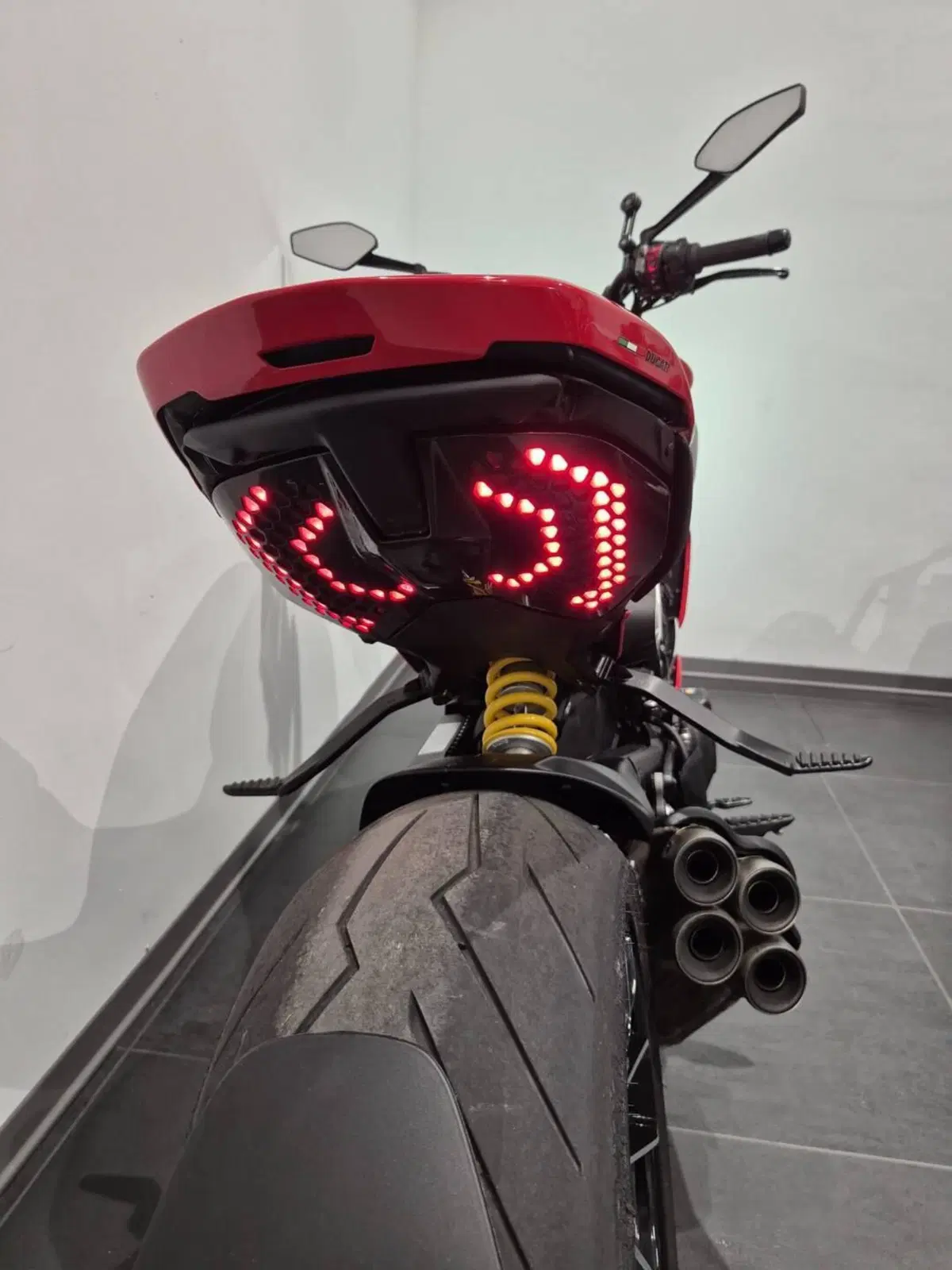 Ducati Diavel V4 (2023 - 26) (18)