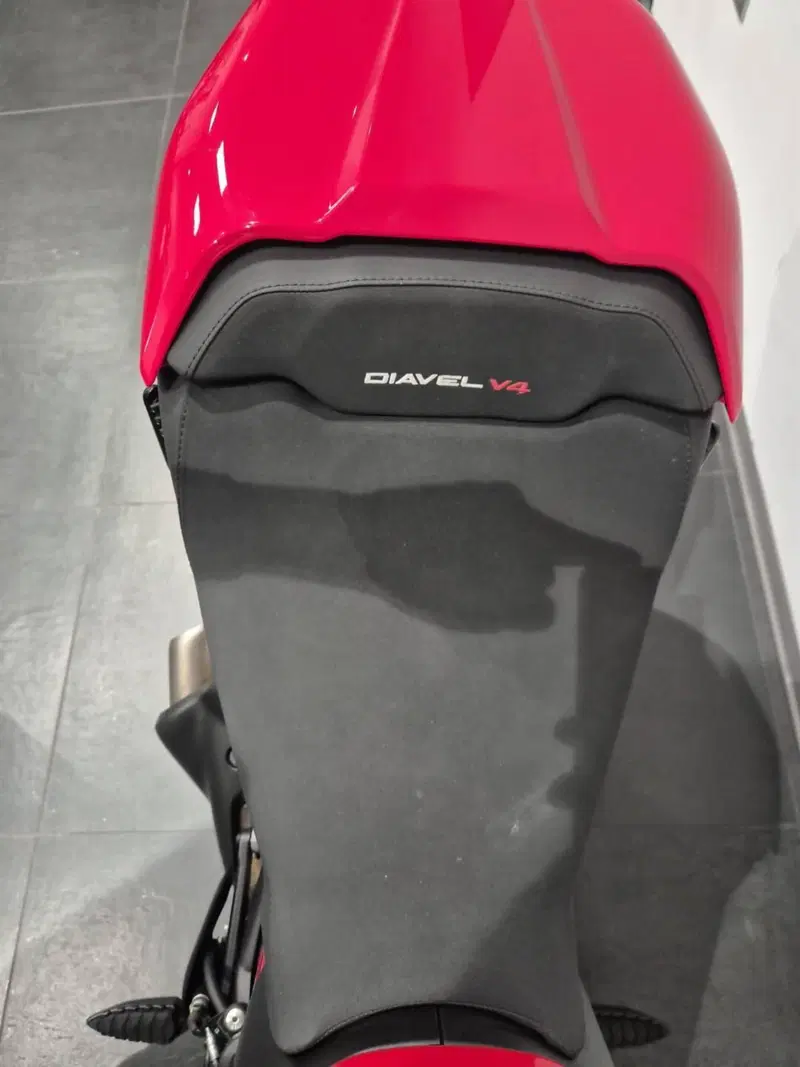 Ducati Diavel V4 (2023 - 26) (14)