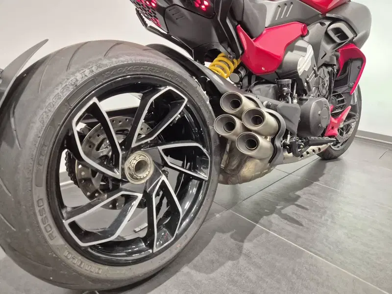 Ducati Diavel V4 (2023 - 26) (12)