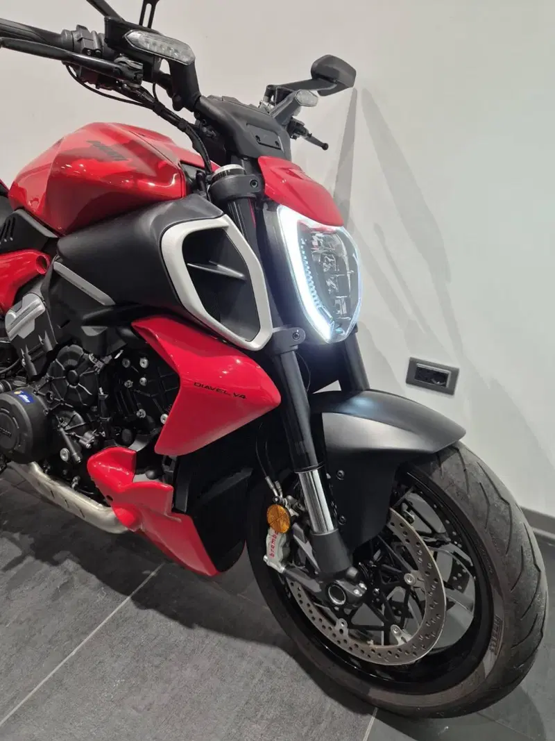 Ducati Diavel V4 (2023 - 26) (8)