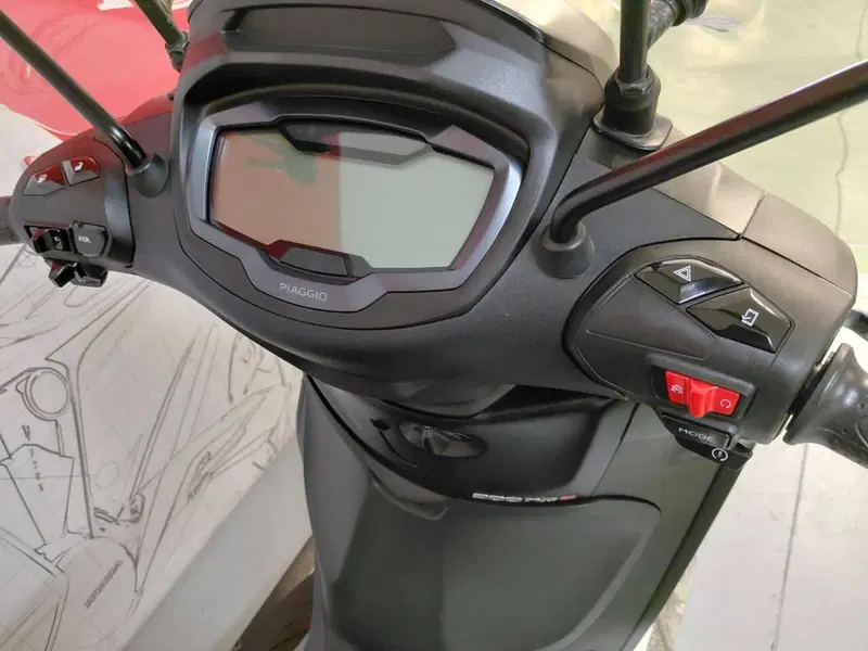 Piaggio Beverly 300 S ABS-ASR (2021 - 25) (4)