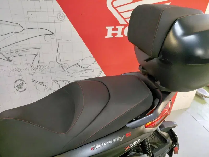 Piaggio Beverly 300 S ABS-ASR (2021 - 25) (8)