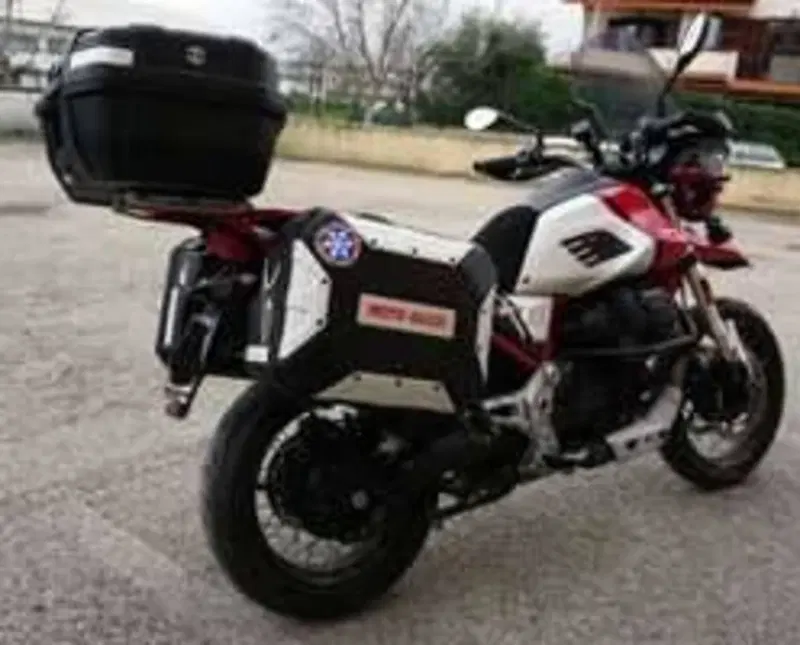 Moto Guzzi V85 TT Travel (2021 - 23) (3)