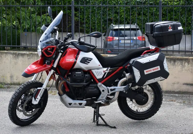 Moto Guzzi V85 TT Travel (2021 - 23) (2)