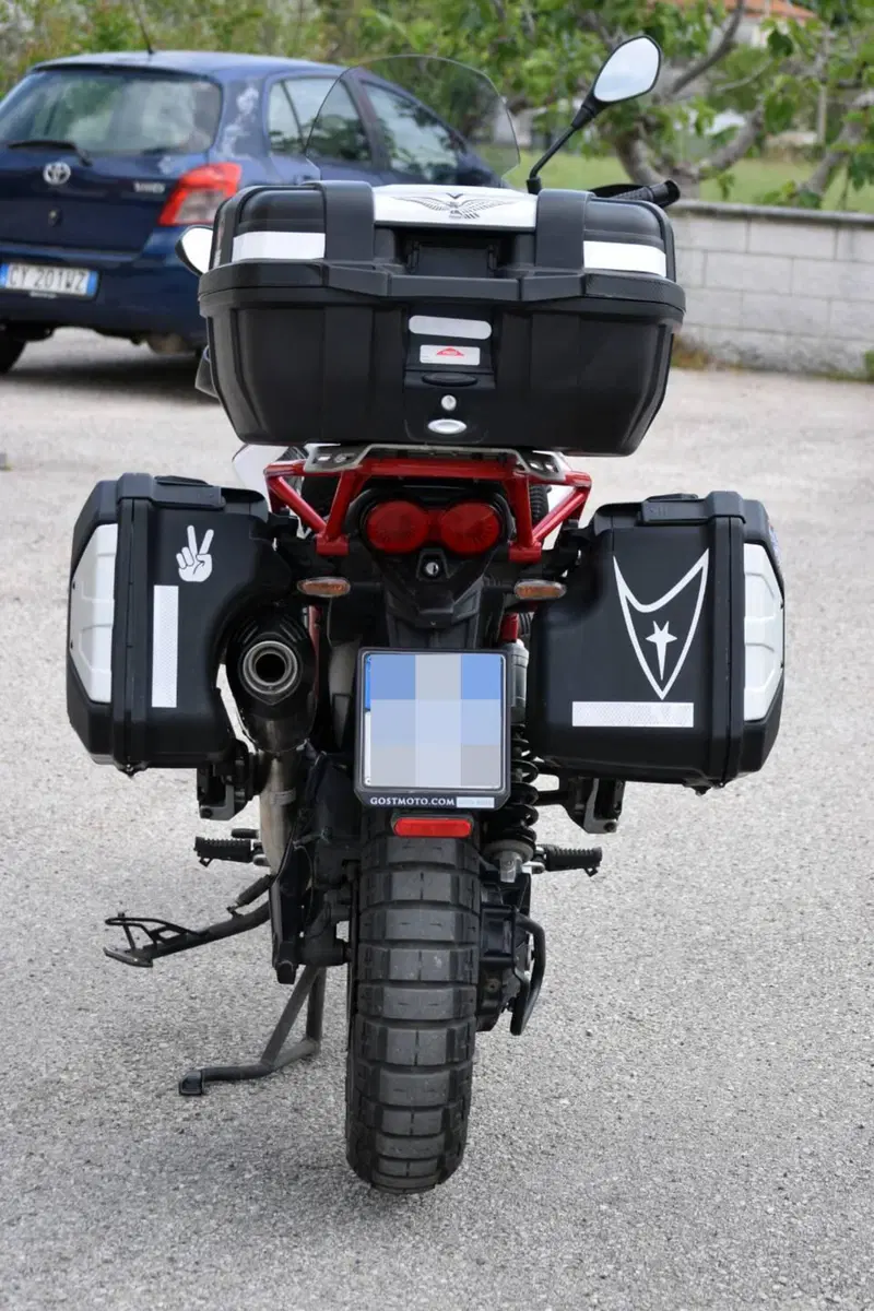 Moto Guzzi V85 TT Travel (2021 - 23) (4)