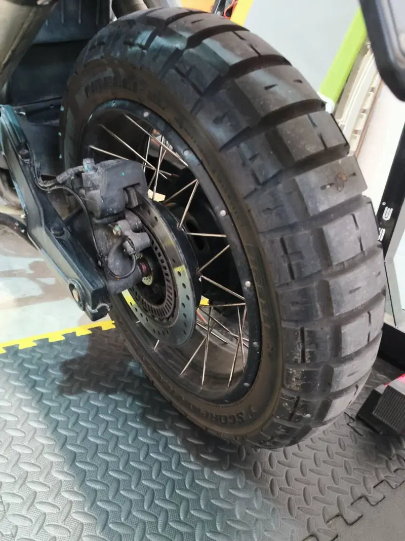 Moto Guzzi V85 TT Travel (2021 - 23) (10)