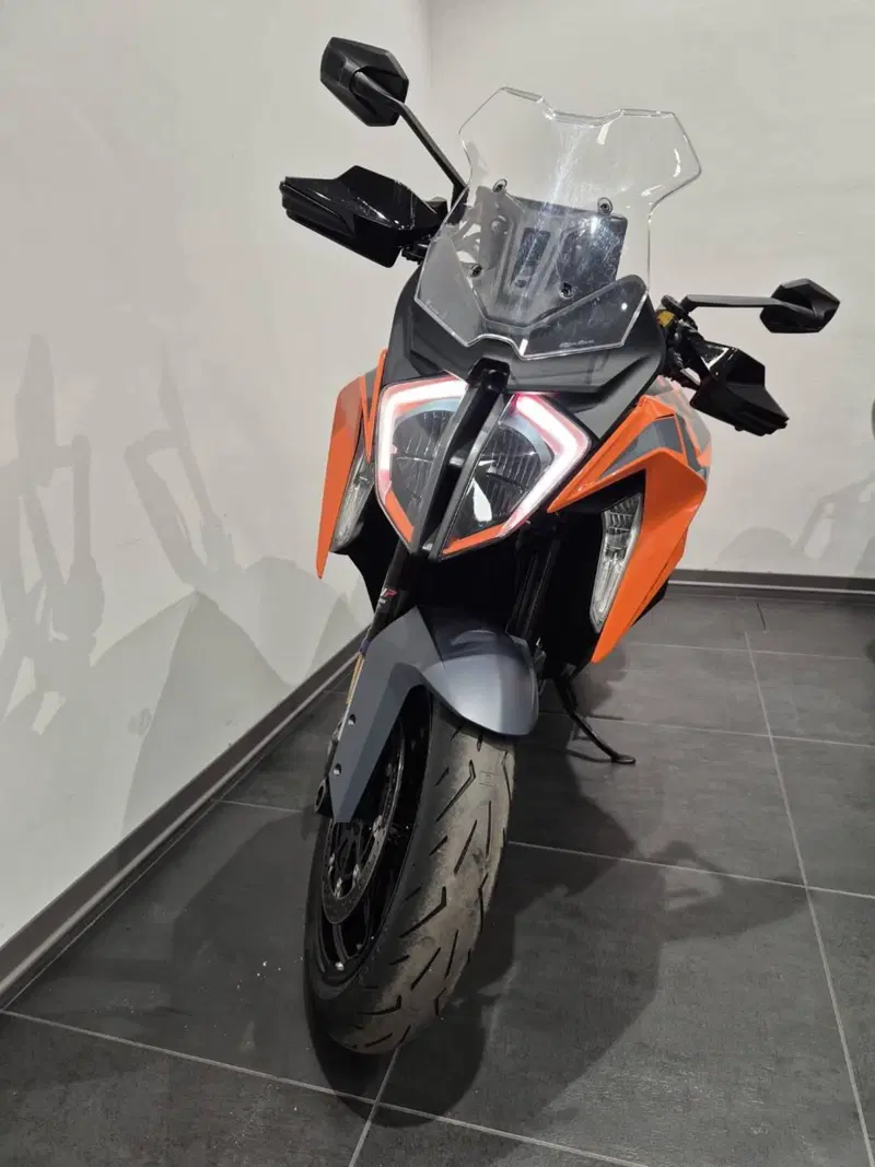 KTM 1290 Super Duke GT (2022 - 25) (4)