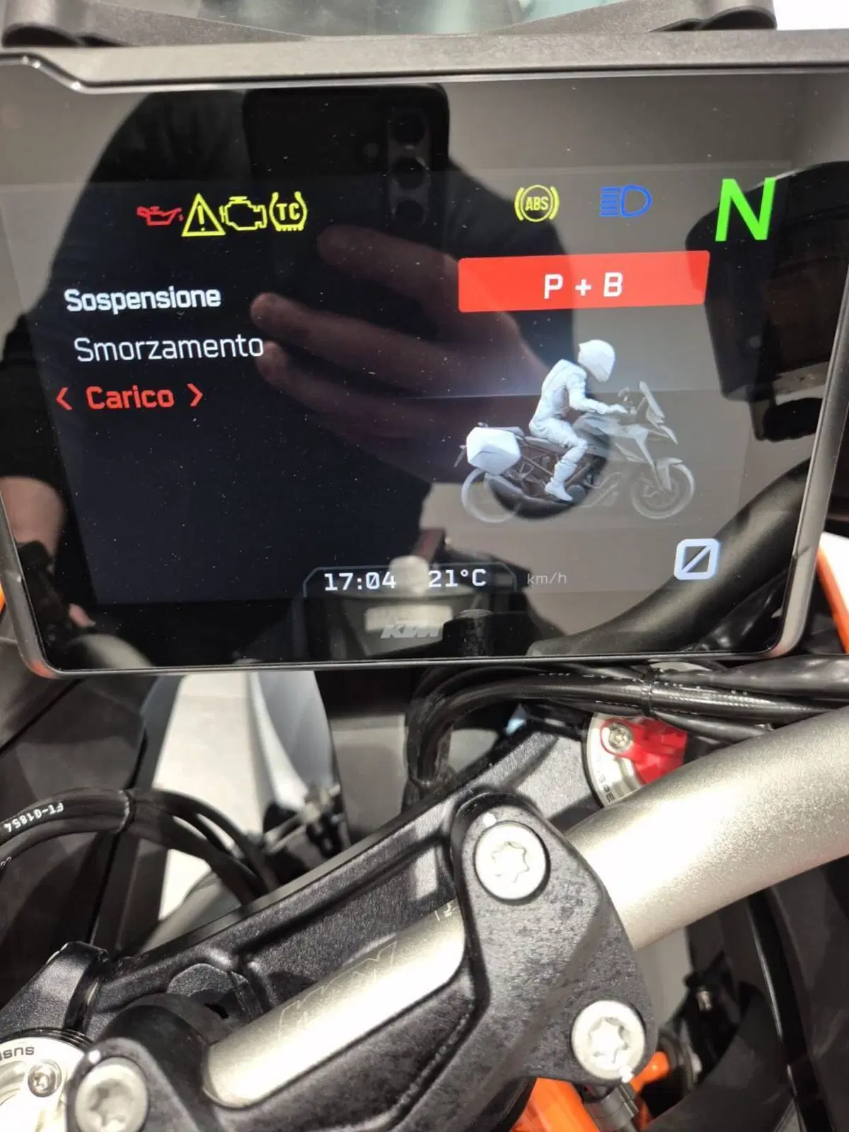KTM 1290 Super Duke GT (2022 - 25) (16)