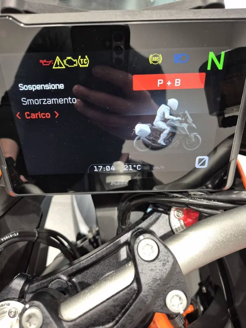 KTM 1290 Super Duke GT (2022 - 25) (16)