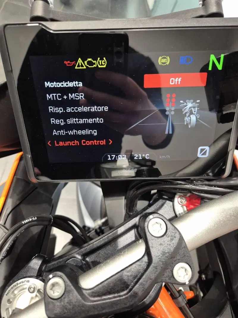 KTM 1290 Super Duke GT (2022 - 25) (17)