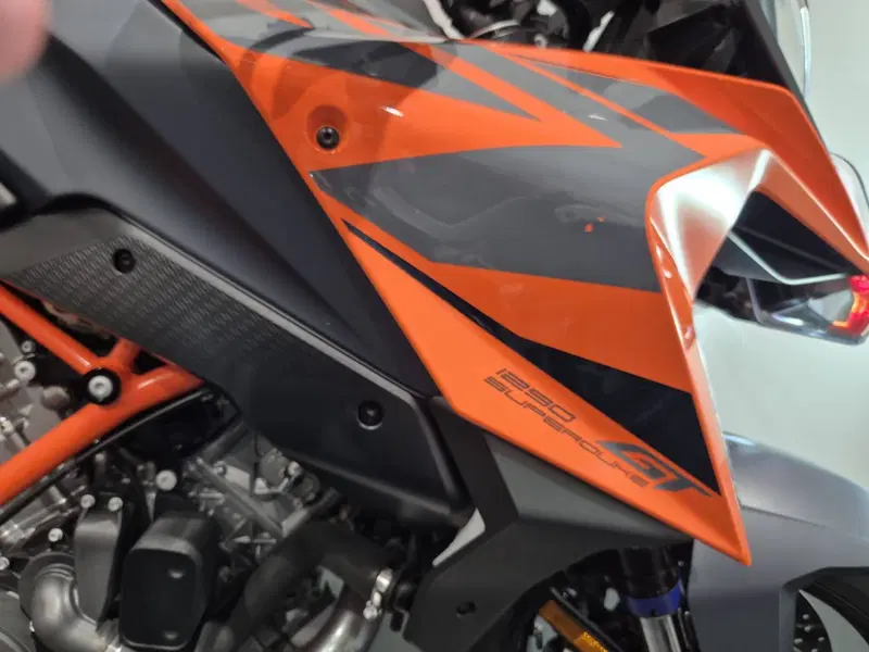 KTM 1290 Super Duke GT (2022 - 25) (9)