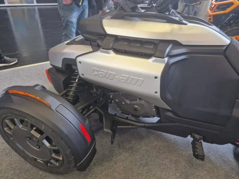Can-Am Brp Canyon (2025 - 26) (2)