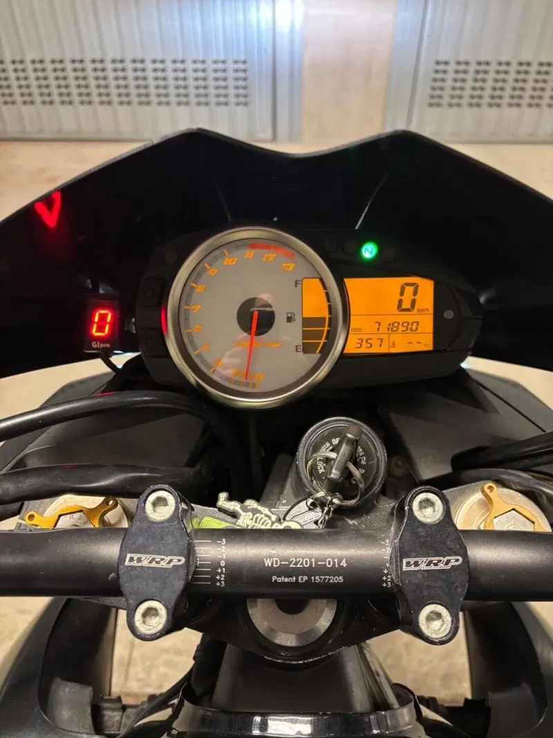 Kawasaki Z 1000 (2007 - 09) (6)