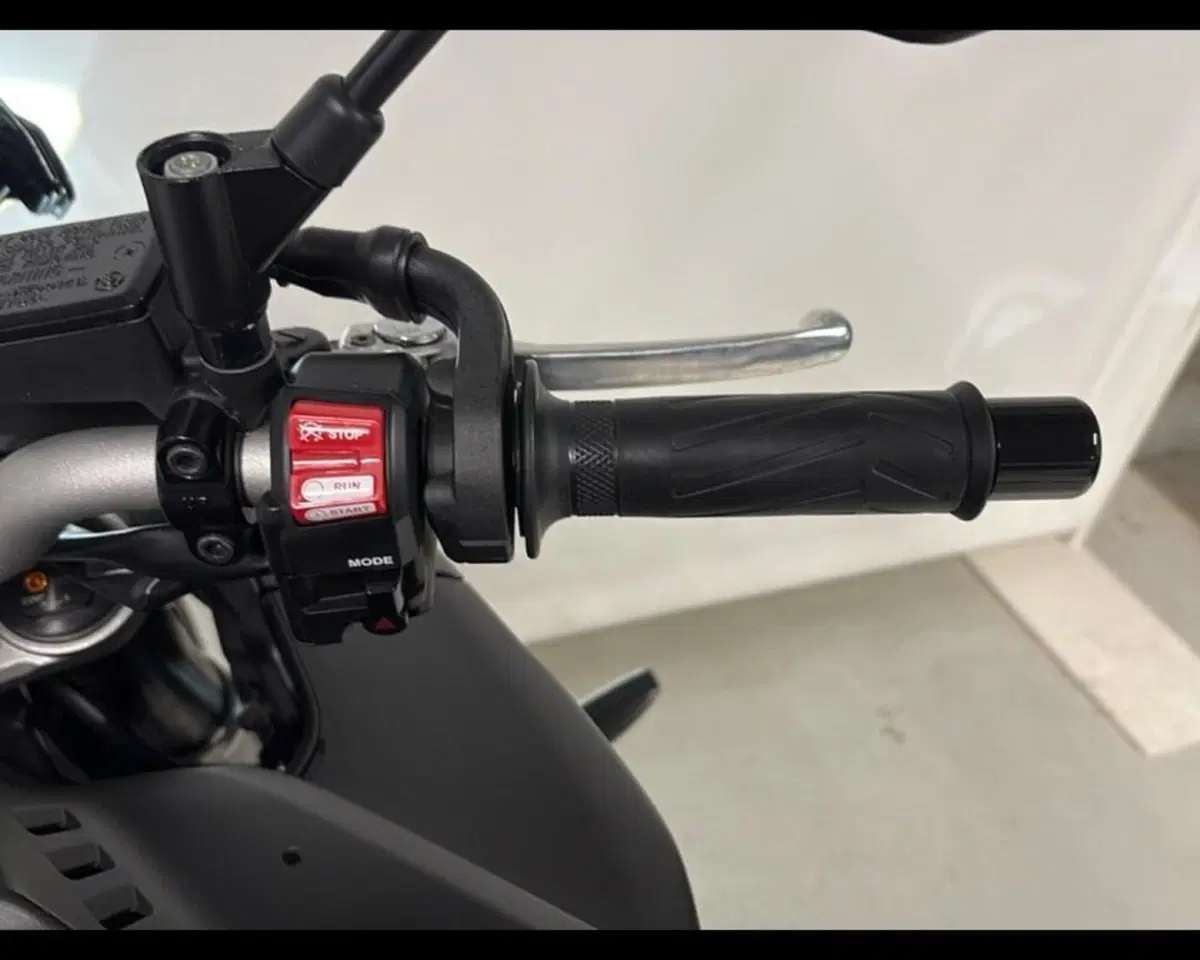 Yamaha MT-10 ABS (2016 - 17) (12)