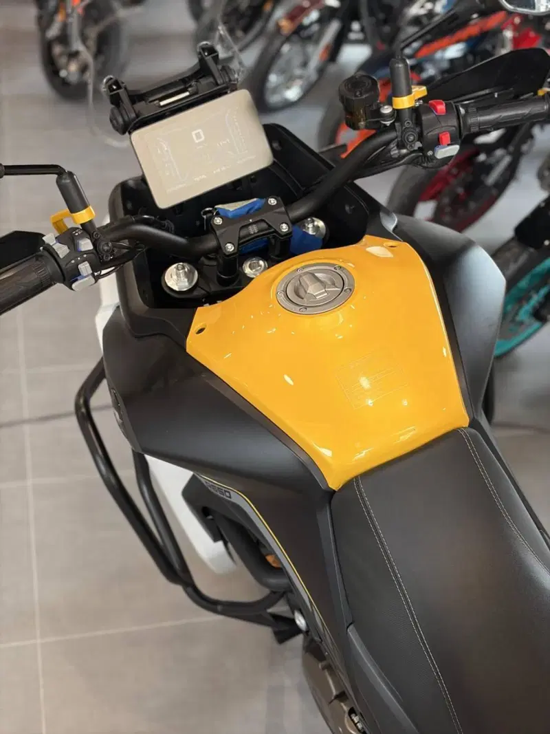 QJ Motor SVT 650 X (2024) (9)