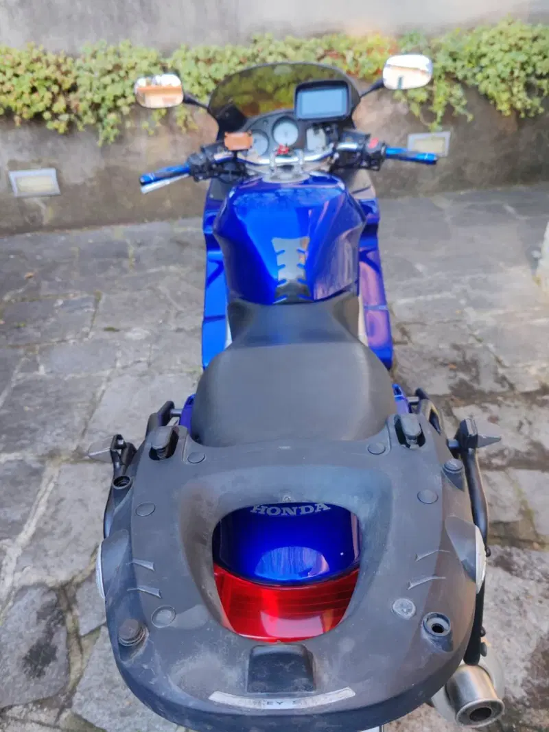 Honda VFR 800 (1998 - 01) (7)