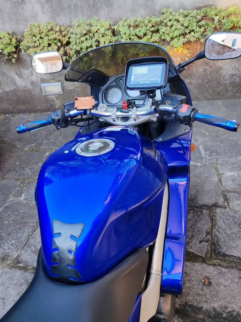 Honda VFR 800 (1998 - 01) (8)