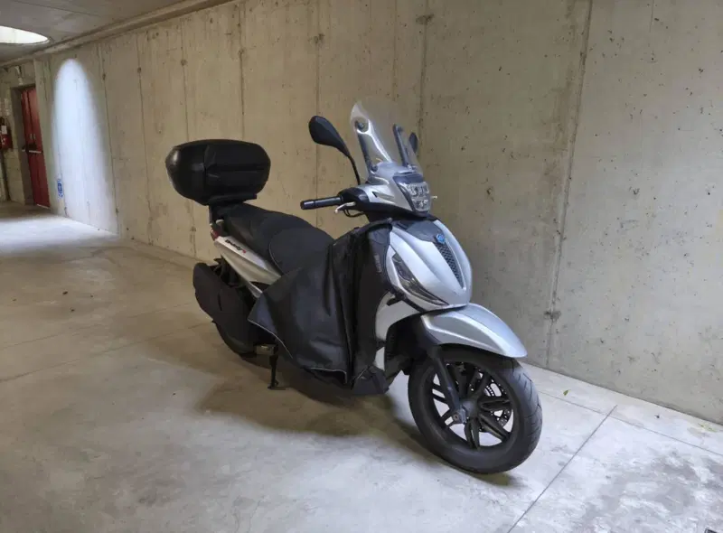 Piaggio Beverly 400 ABS-ASR (2021 - 24) (4)