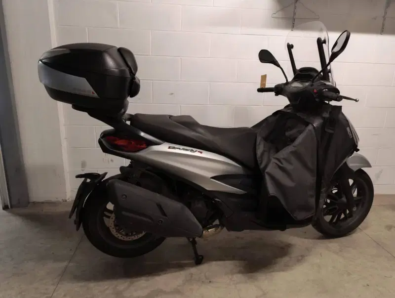 Piaggio Beverly 400 ABS-ASR (2021 - 24) (6)