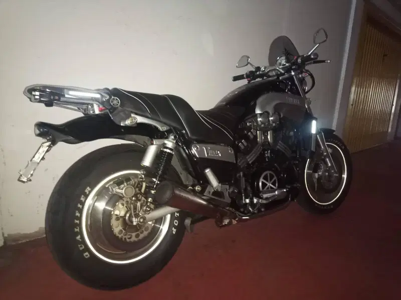 Yamaha V-Max 1200 (10)