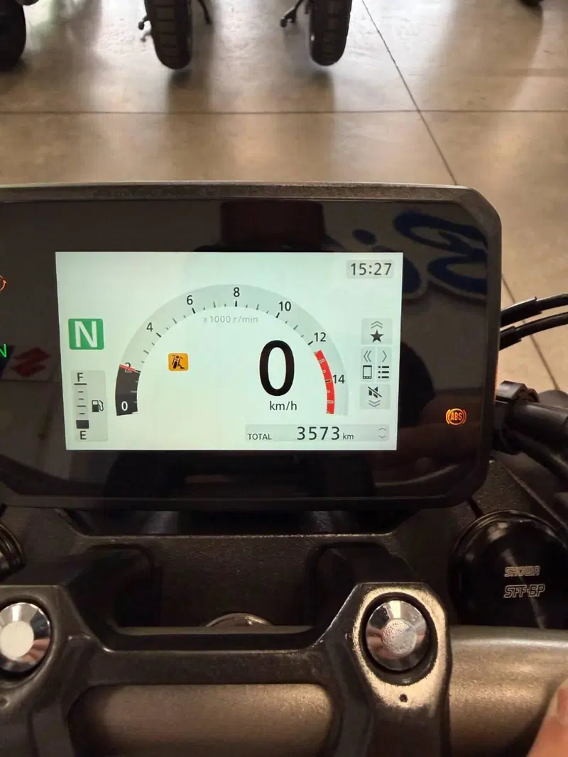 Honda CB 650 R (2024 - 25) (4)