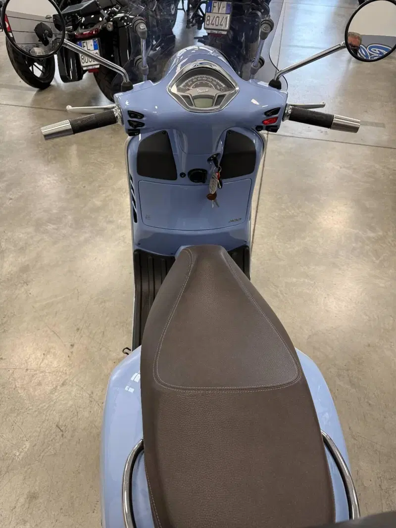Vespa GTS 300 Touring ABS (2017 - 19) (4)