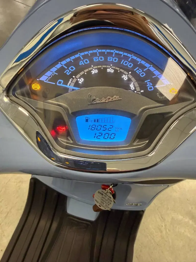 Vespa GTS 300 Touring ABS (2017 - 19) (5)