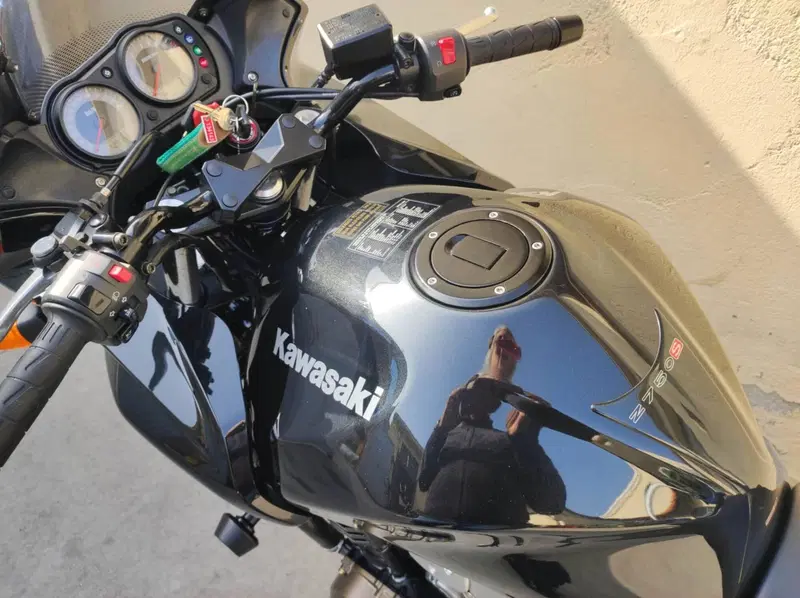 Kawasaki Z 750 (2003 - 06) (6)
