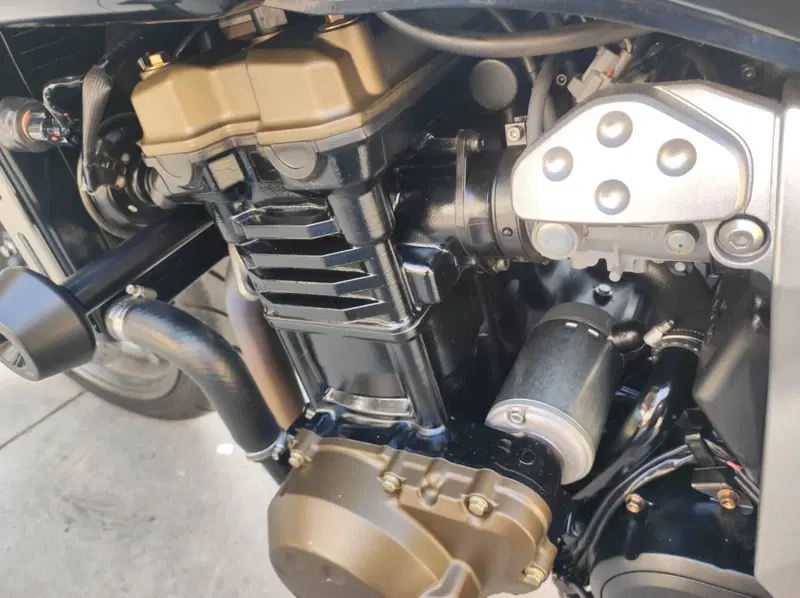 Kawasaki Z 750 (2003 - 06) (13)