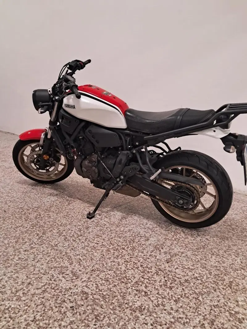 Yamaha XSR 700 (2021) (3)